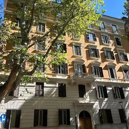 Camelia's Garden Apartment *