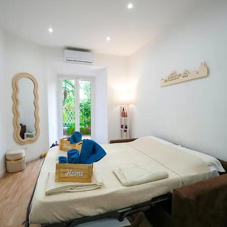 Camelia's Garden Apartment *