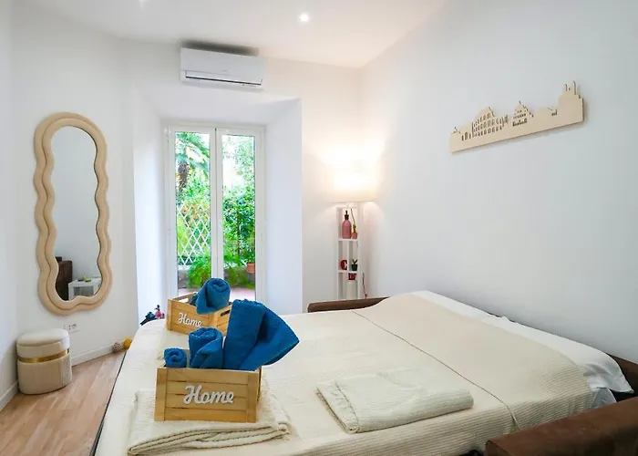 Camelia's Garden Apartment *